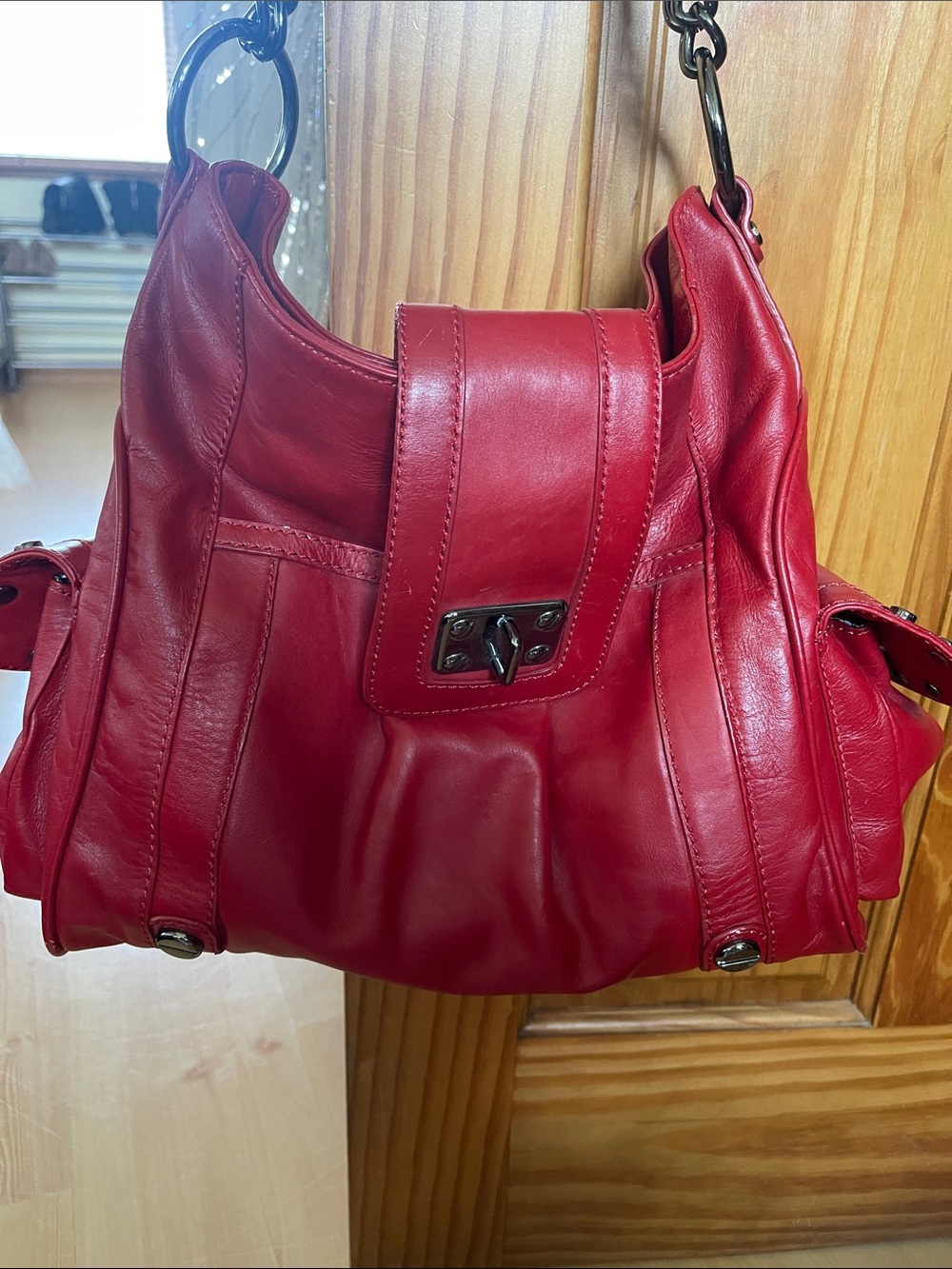 Classic Vintage Red Leather Shoulder Bag with Turn-Lock Closure